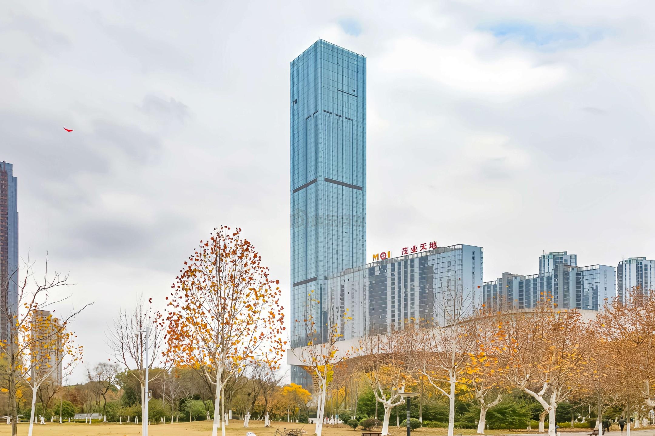 无锡世金中心｜太湖广场 303 米地标 5A 甲级写字楼 业主直租无中介费
